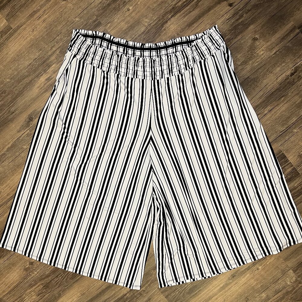 Lane Bryant White/Black Striped Knit Palazzo Pants Size 22/24W